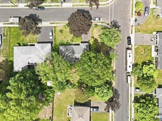 House for sale in Clark, New Jersey