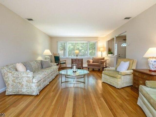 House for sale in Clark, New Jersey
