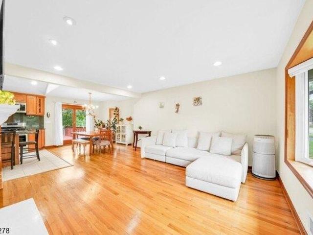 House for sale in Clark, New Jersey