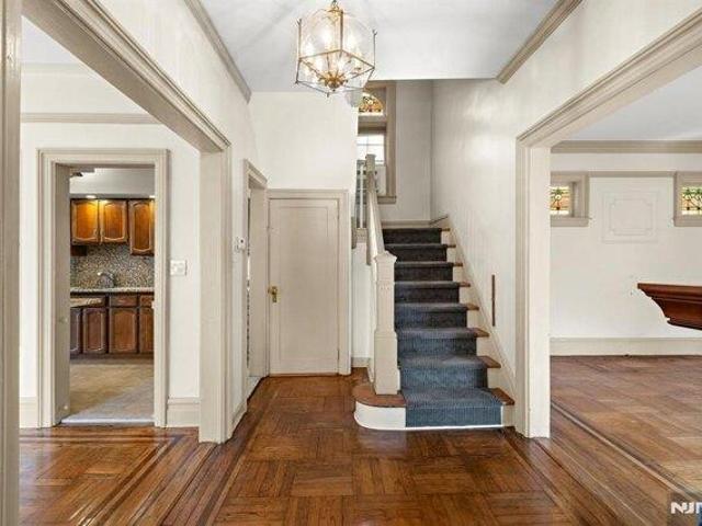 House for sale in Cliffside Park, New Jersey