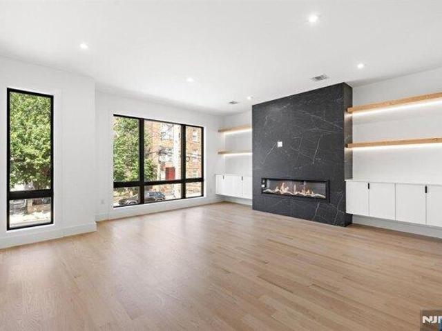 House for sale in Cliffside Park, New Jersey