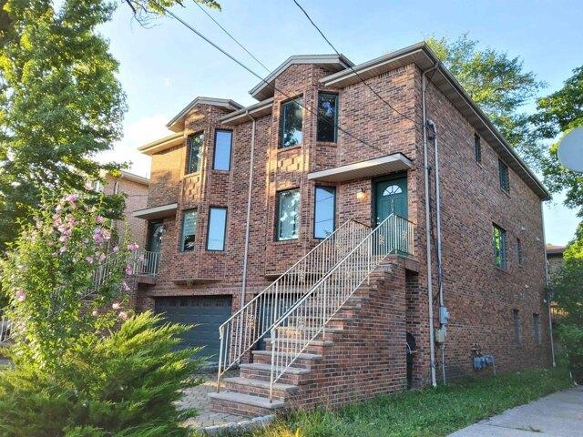 House for sale in Cliffside Park, New Jersey