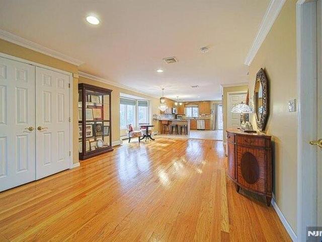 House for sale in Grantwood, Cliffside Park