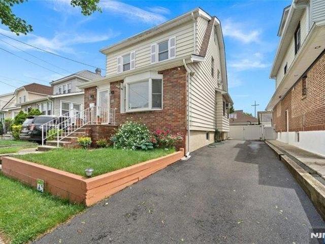 House for sale in Passaic, New Jersey