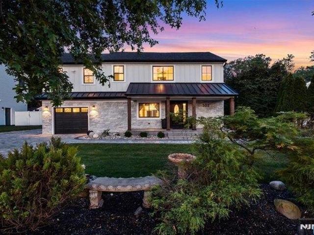 House for sale in Alpine, New Jersey