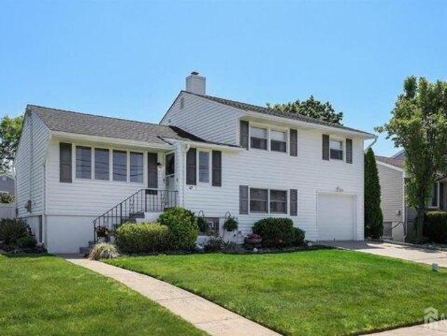 House for sale in Avenel, New Jersey