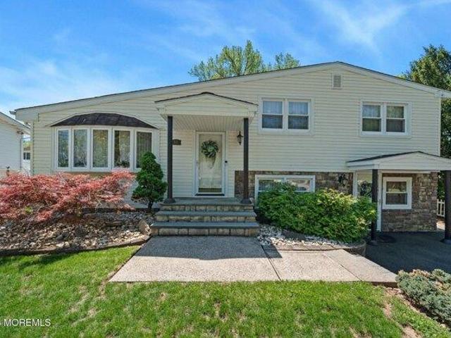 House for sale in Avenel, New Jersey