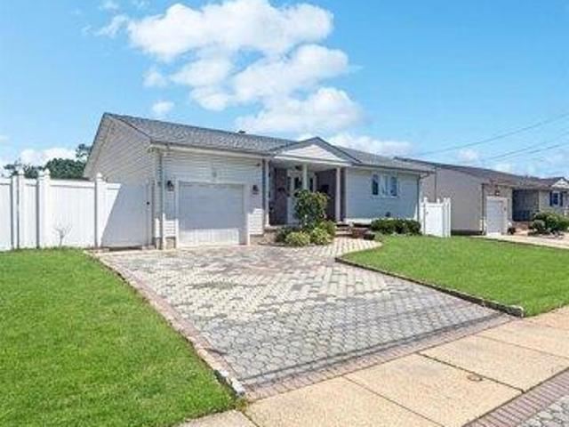 House for sale in Avenel, New Jersey
