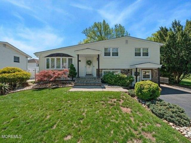 House for sale in Avenel, New Jersey