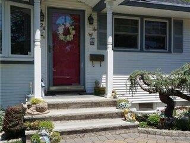 House for sale in Avenel, New Jersey