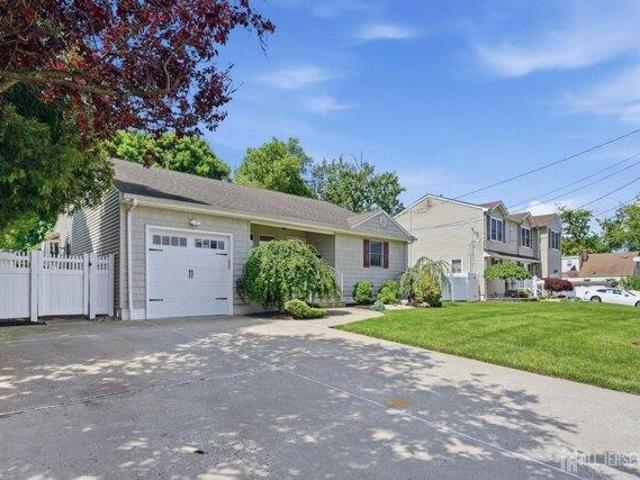 House for sale in Avenel, New Jersey