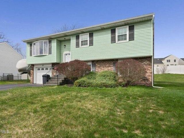 House for sale in Colonie, New York