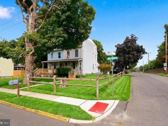 House for sale in Columbus, New Jersey