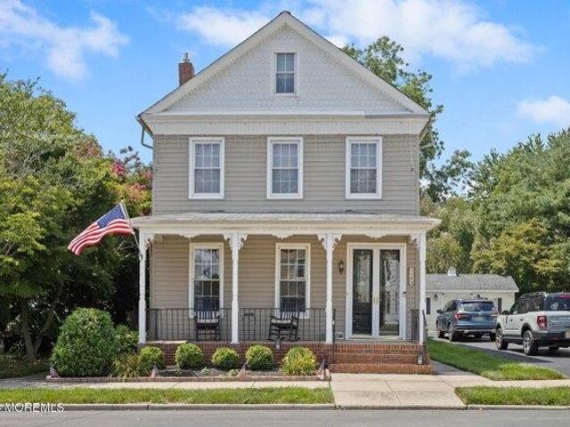 House for sale in Columbus, New Jersey