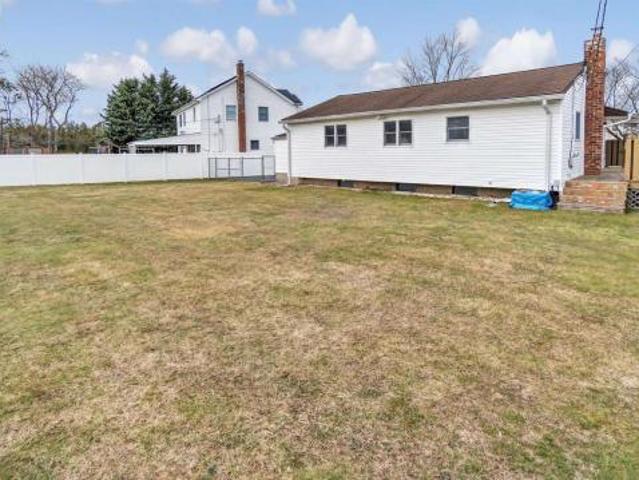 House for sale in Smithtown, New York