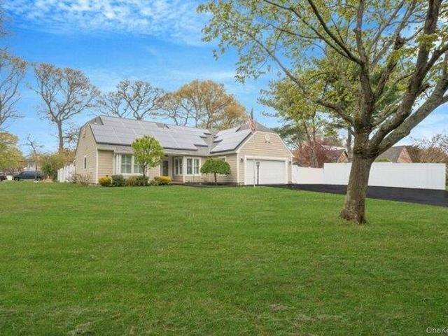 House for sale in Centereach, New York