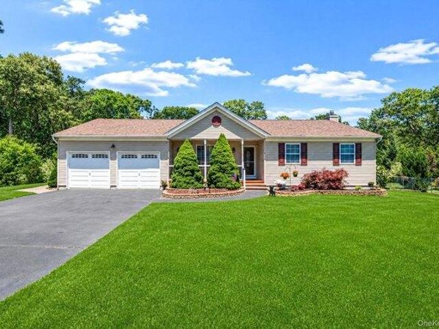 House for sale in Centereach, New York