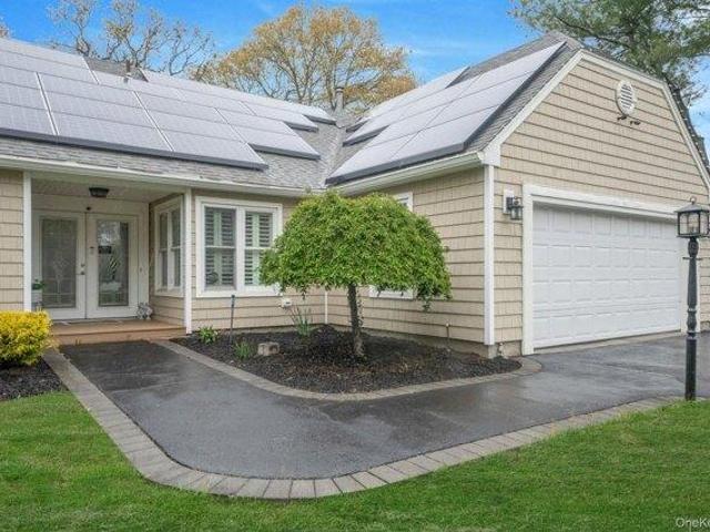 House for sale in Centereach, New York