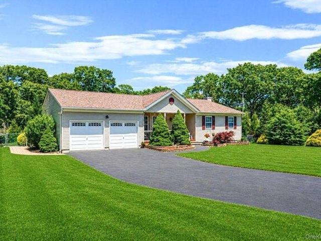 House for sale in Centereach, New York