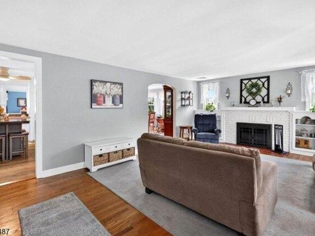 House for sale in Cranford, New Jersey
