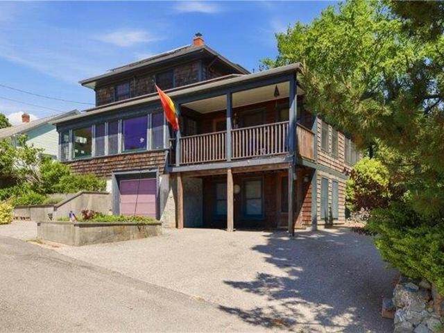 House for sale in Cranston, Rhode Island