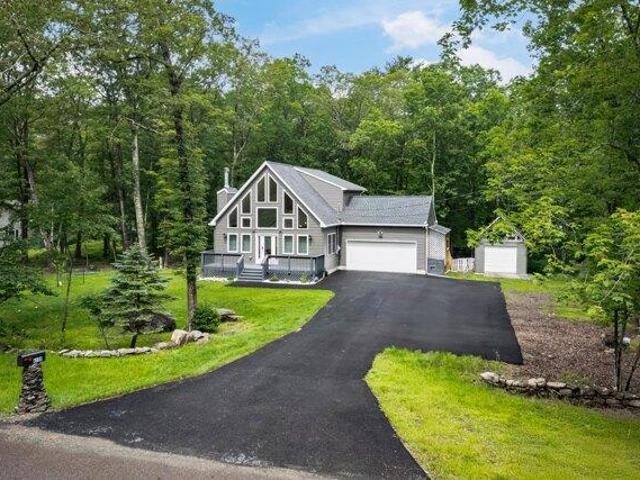 House for sale in Cresco, Pennsylvania