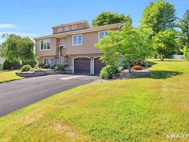 House for sale in Cromwell, Connecticut