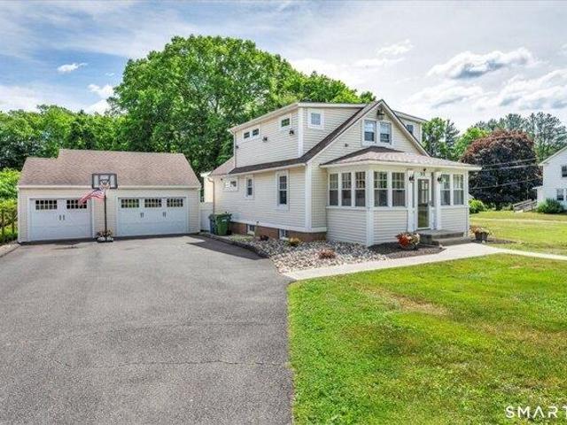 House for sale in Cromwell, Connecticut