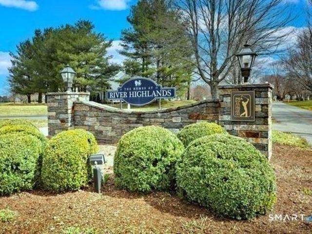 House for sale in Cromwell, Connecticut