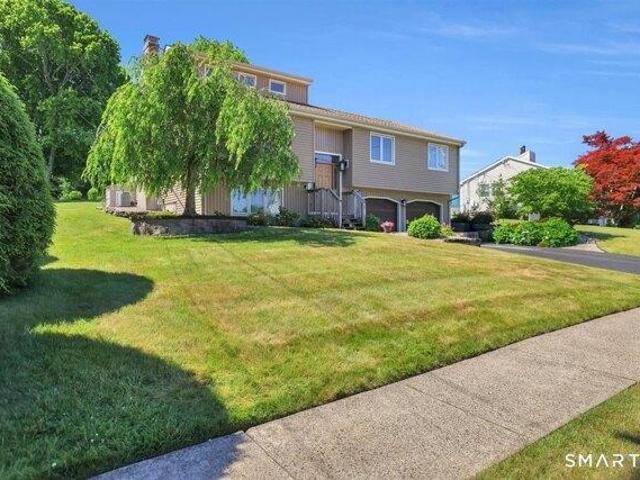 House for sale in Cromwell, Connecticut