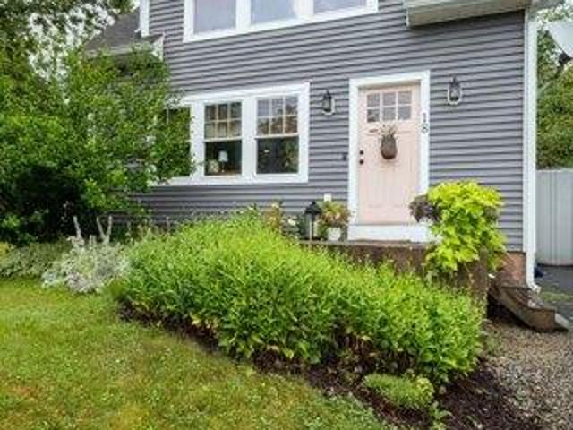 House for sale in Cromwell, Connecticut
