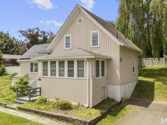 House for sale in Cromwell, Connecticut