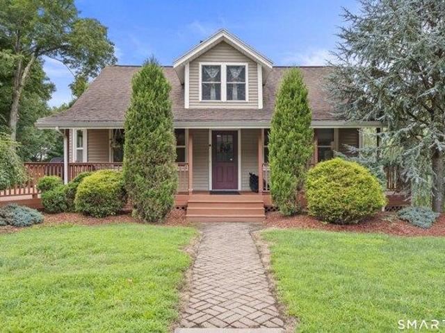 House for sale in Cromwell, Connecticut