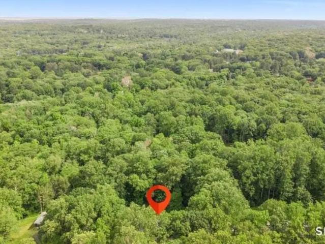 House for sale in Woodbridge, Connecticut