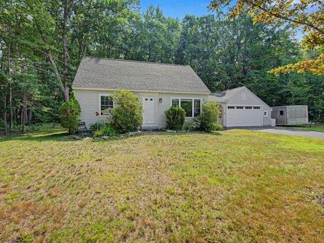 House for sale in Cumberland Center, Maine
