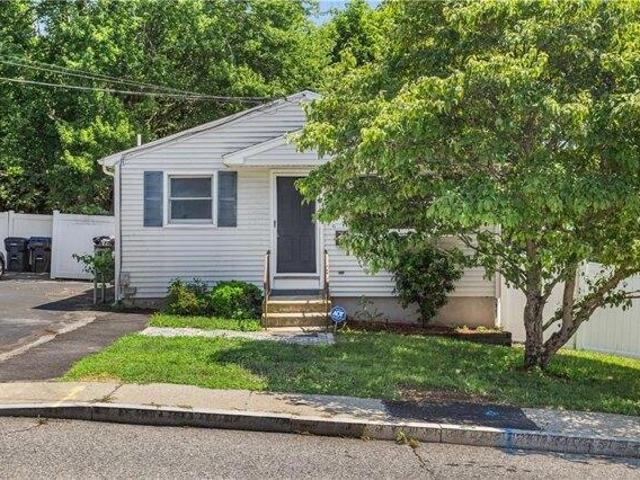 House for sale in Cumberland, Rhode Island