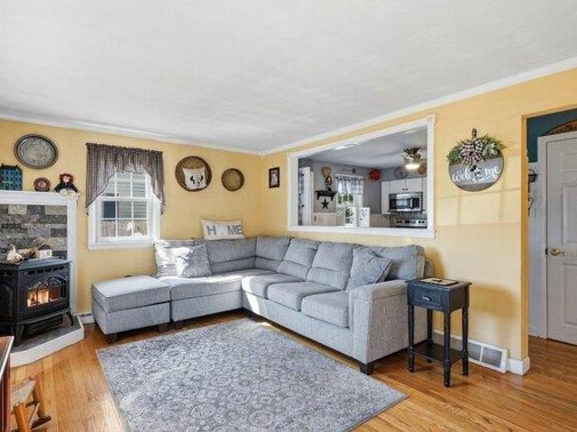 House for sale in Valley Falls, Cumberland
