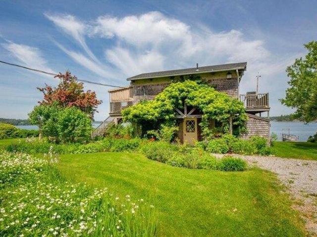House for sale in Cushing, Maine
