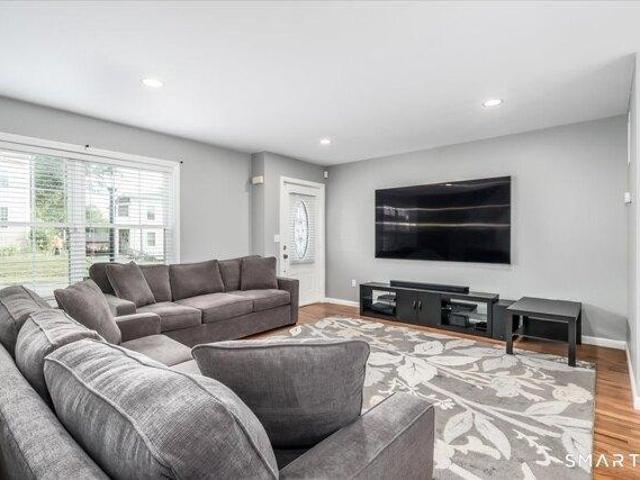 House for sale in Danbury, Western Connecticut Planning Region