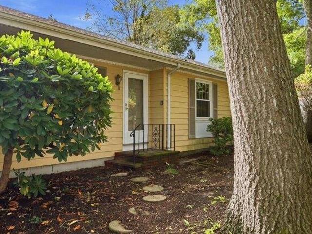 House for sale in Dartmouth, Bristol County