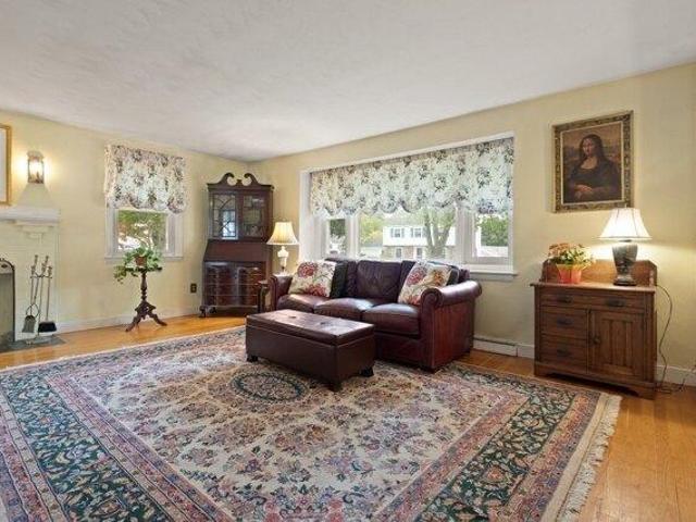 House for sale in Oakdale, Dedham