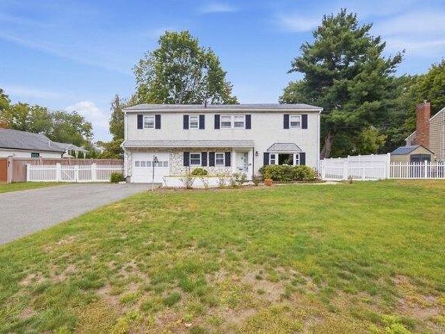 House for sale in Endicott, Dedham