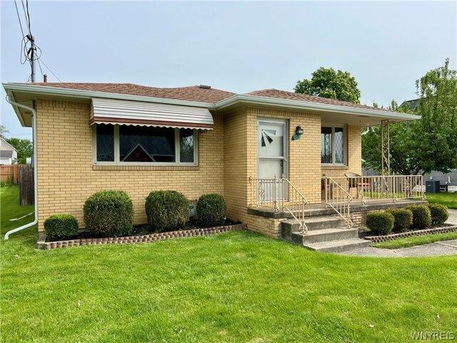 House for sale in Bowmansville, New York