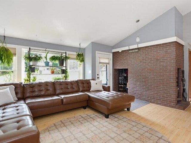 House for sale in Derry, Rockingham County