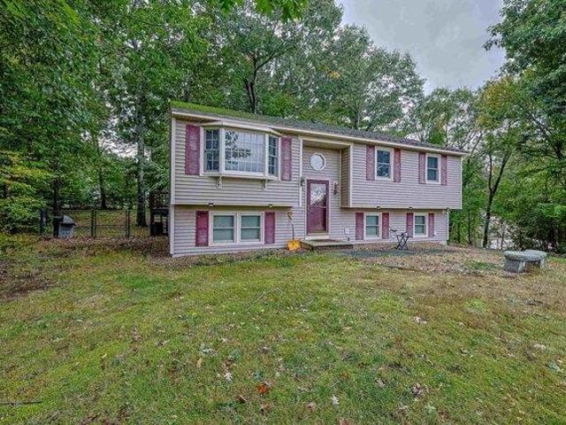 House for sale in Derry, Rockingham County
