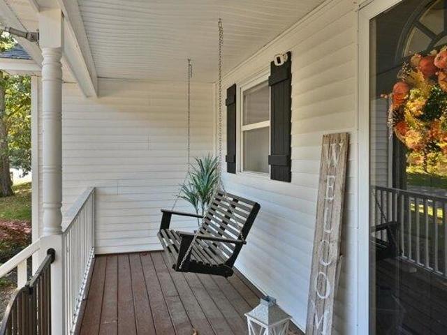 House for sale in Derry, Rockingham County