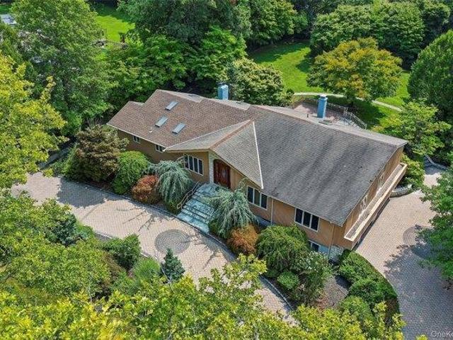 House for sale in Huntington, New York