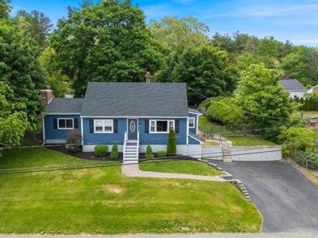 House for sale in Dracut, Massachusetts