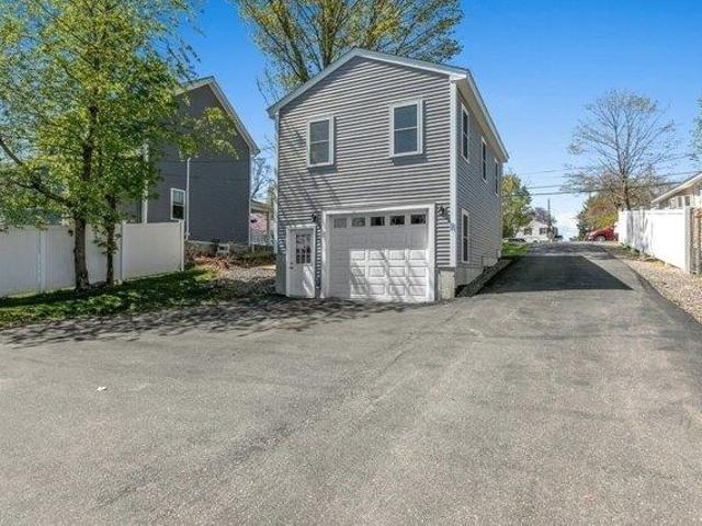House for sale in Dracut, Massachusetts