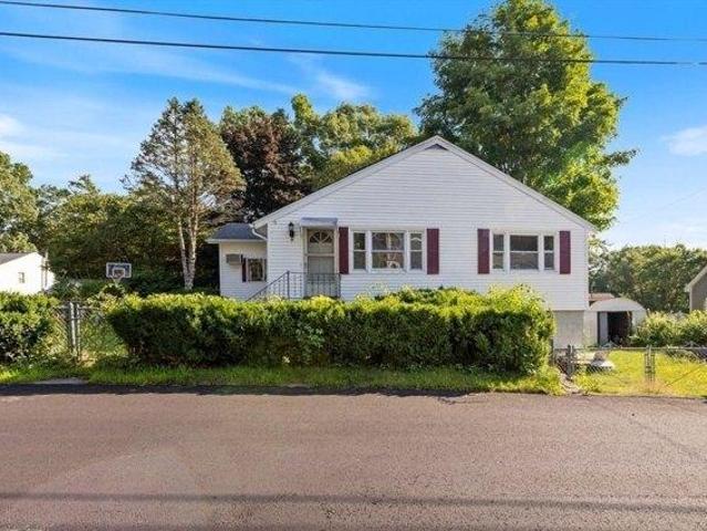 House for sale in Dracut, Massachusetts